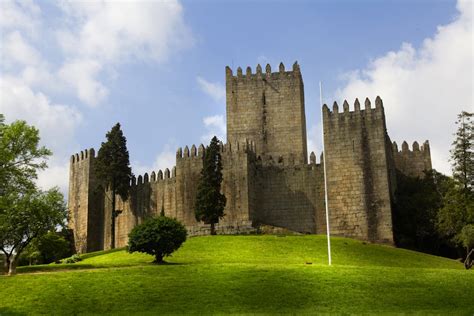 castillo guimaraes